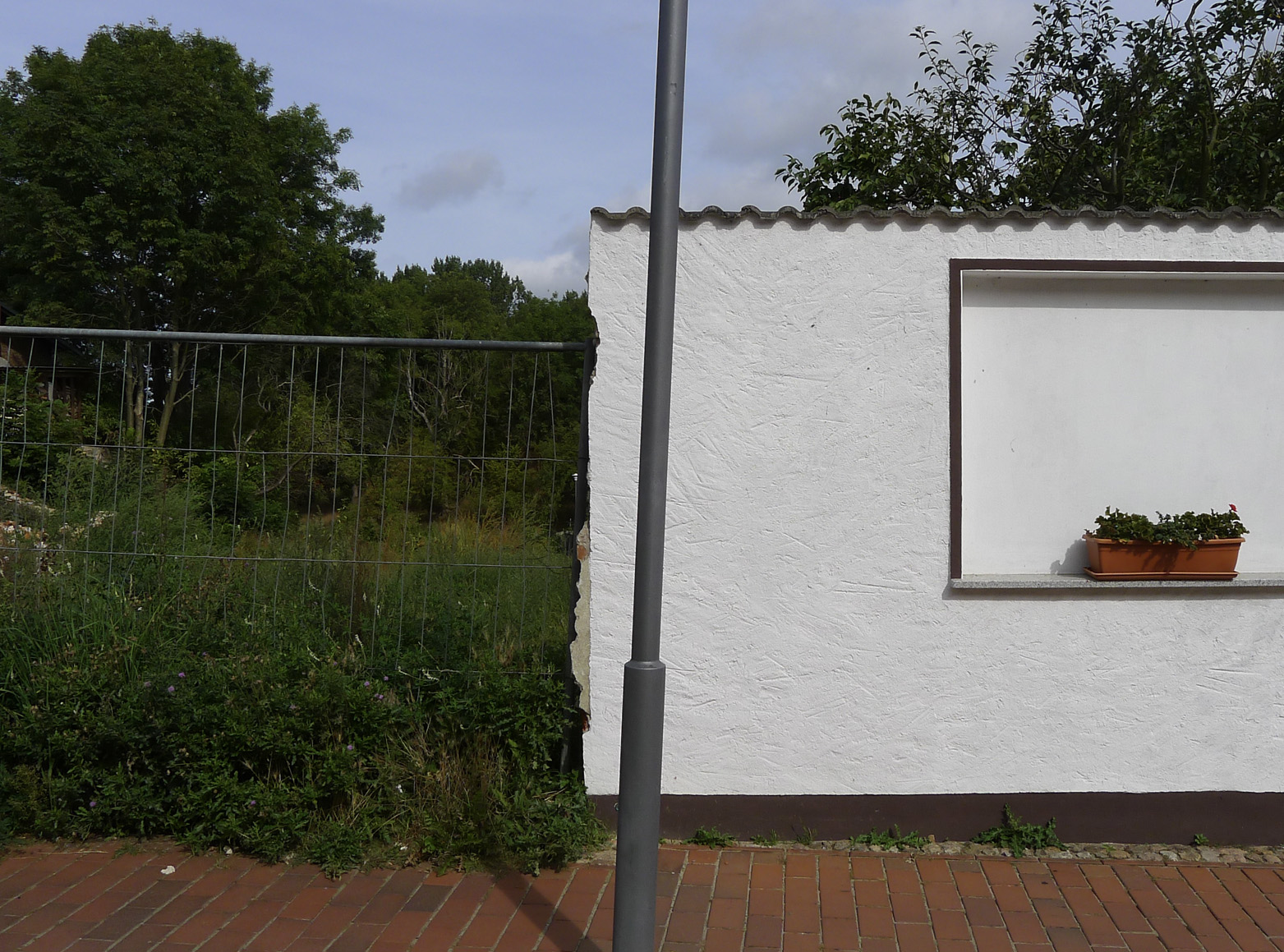 Mehr über den Artikel erfahren Hinter der Fassade
